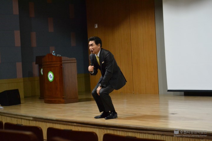 16.3.17 명사특강-비타민 주치의, 전 국민의 건강을 이야기한다_권오중 2번 이미지